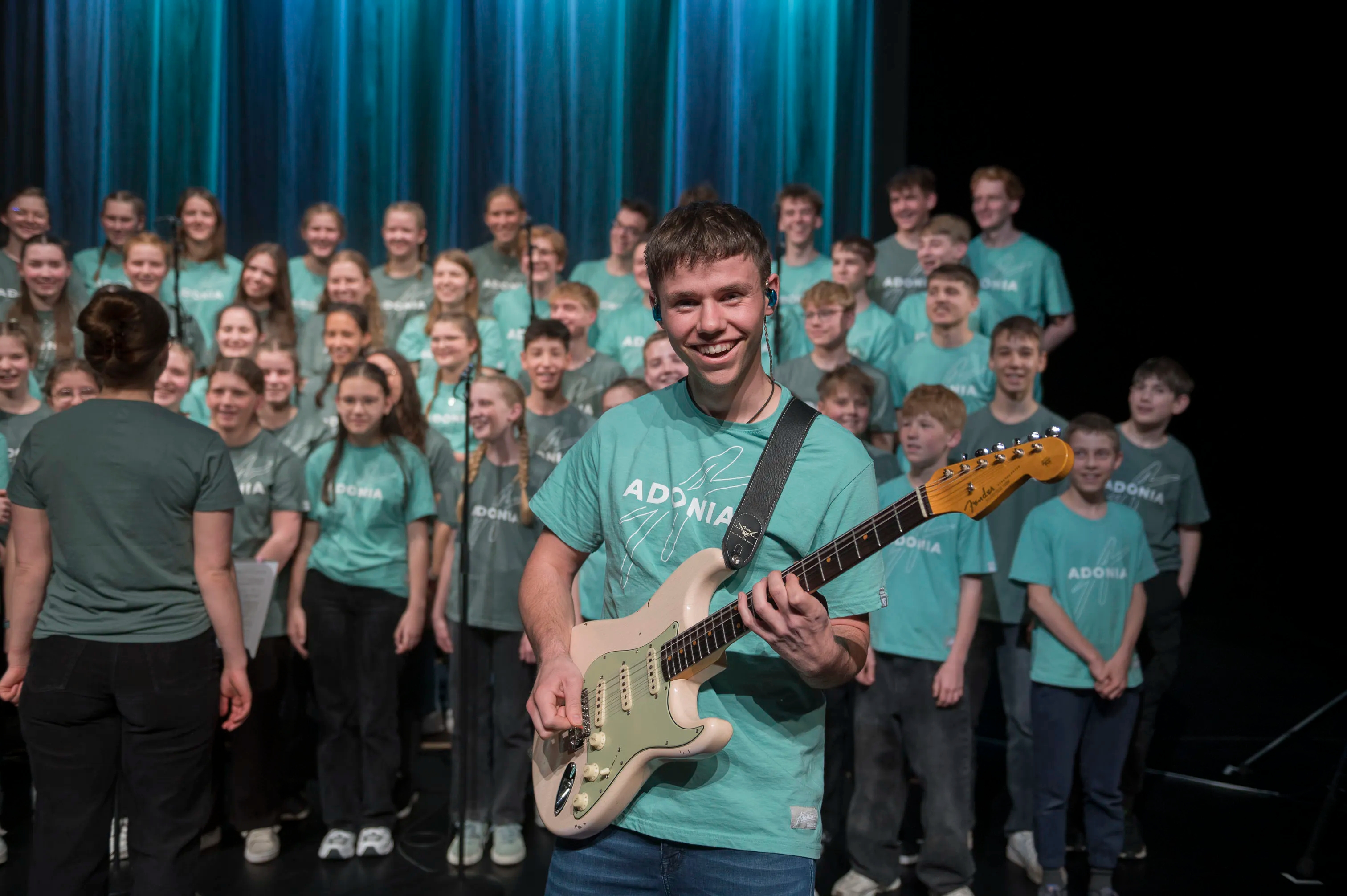 20250423_9158_Adonia_LQ