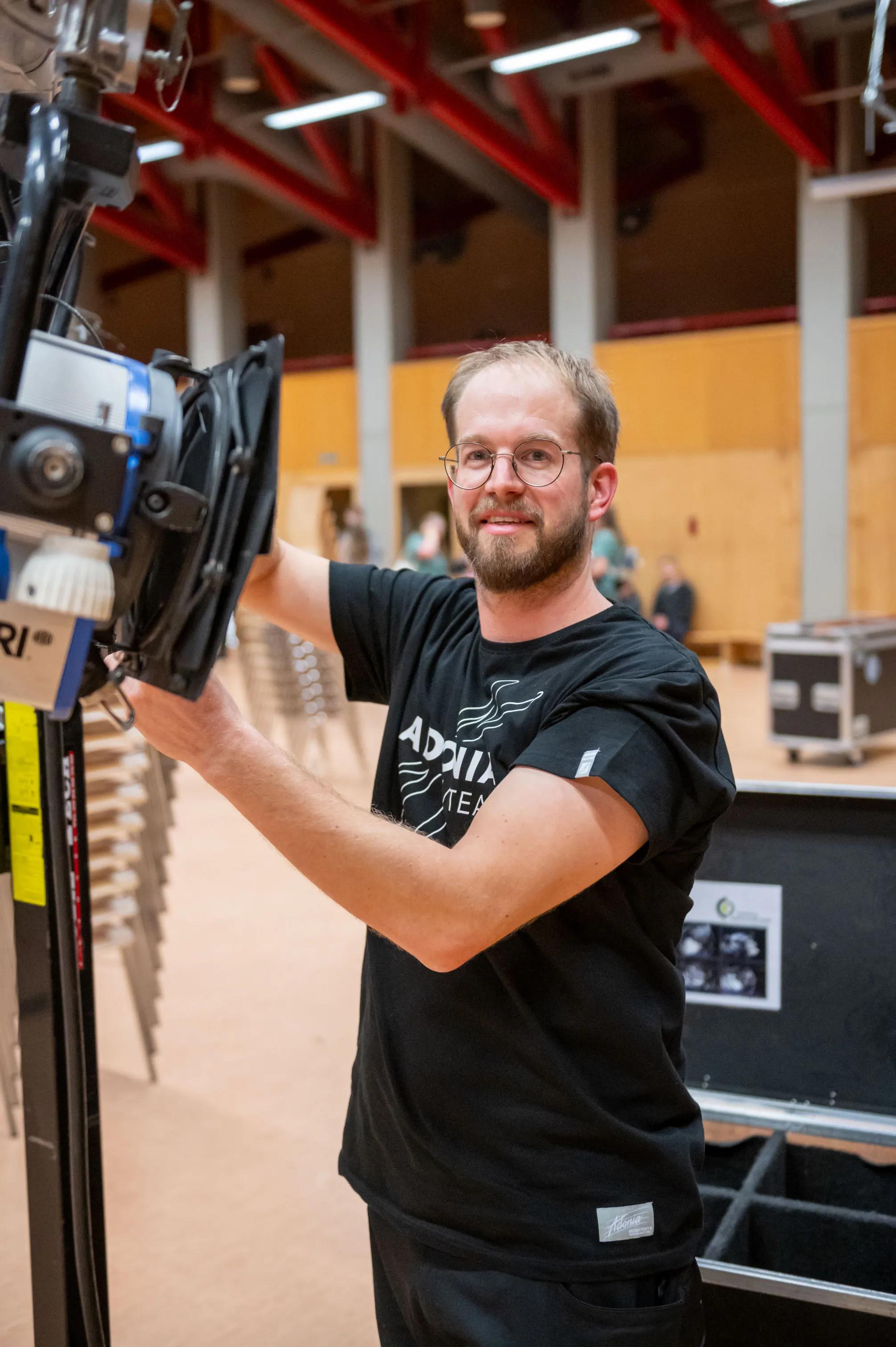 20241030_1877_Adonia_LQ-Licht