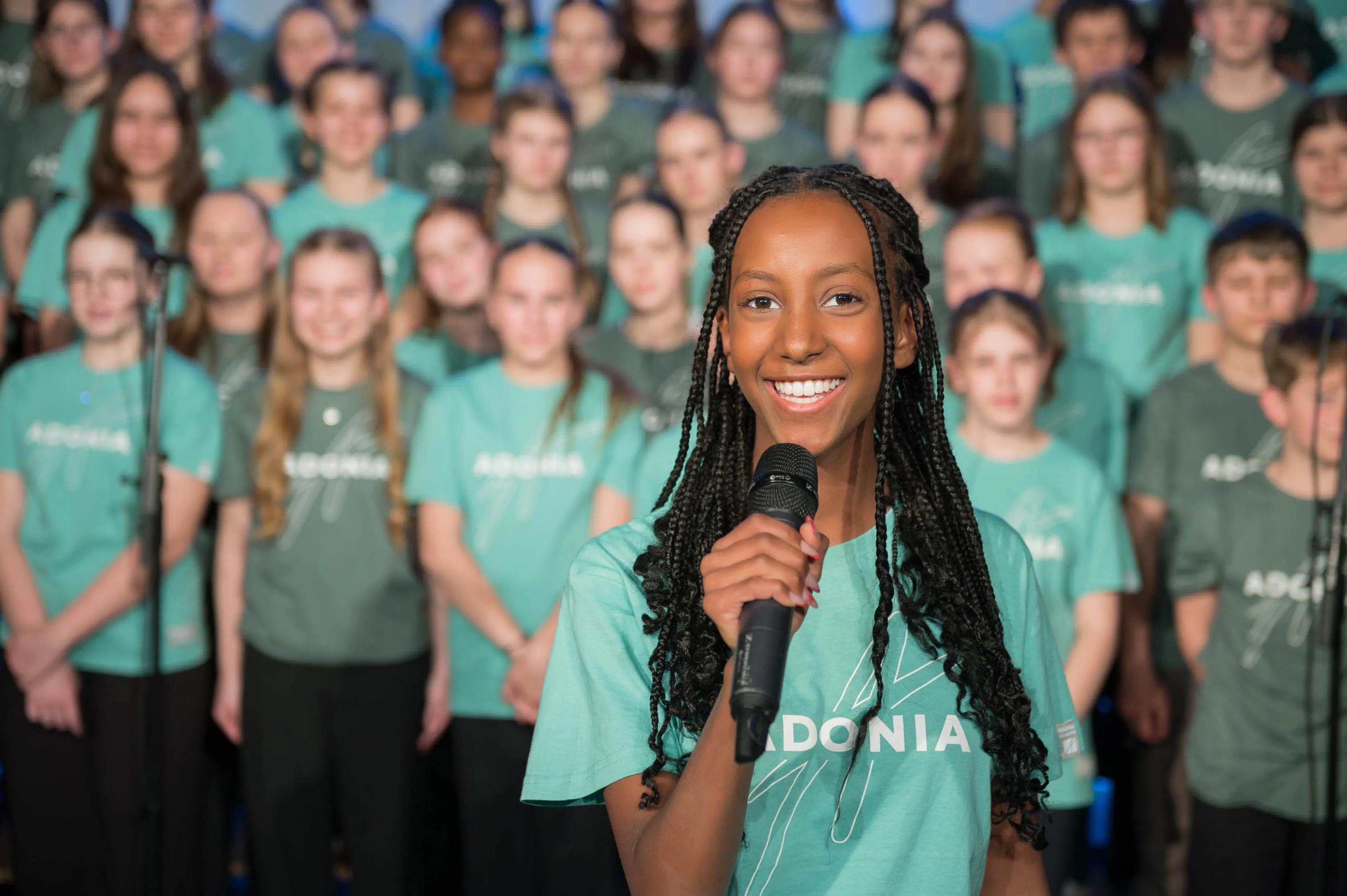 20250417_4794_Adonia_LQ