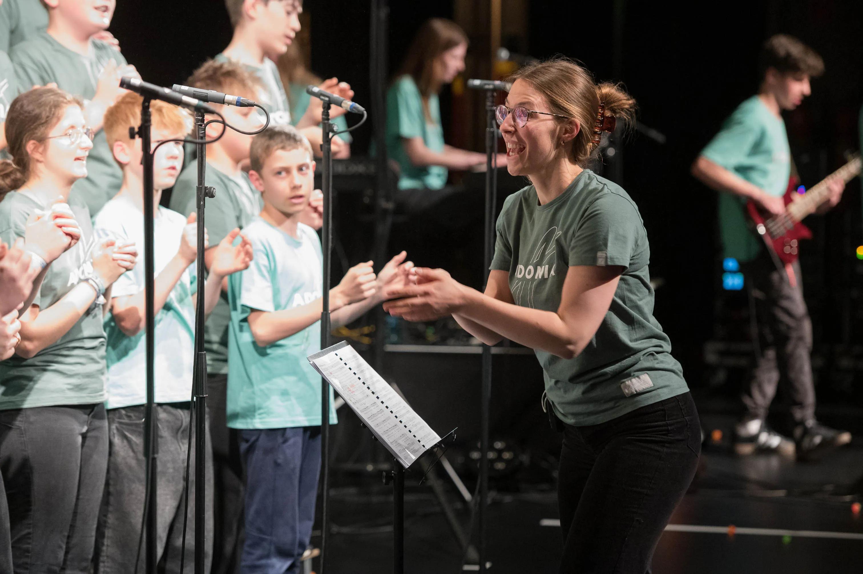 20250423_9543_Adonia_LQ