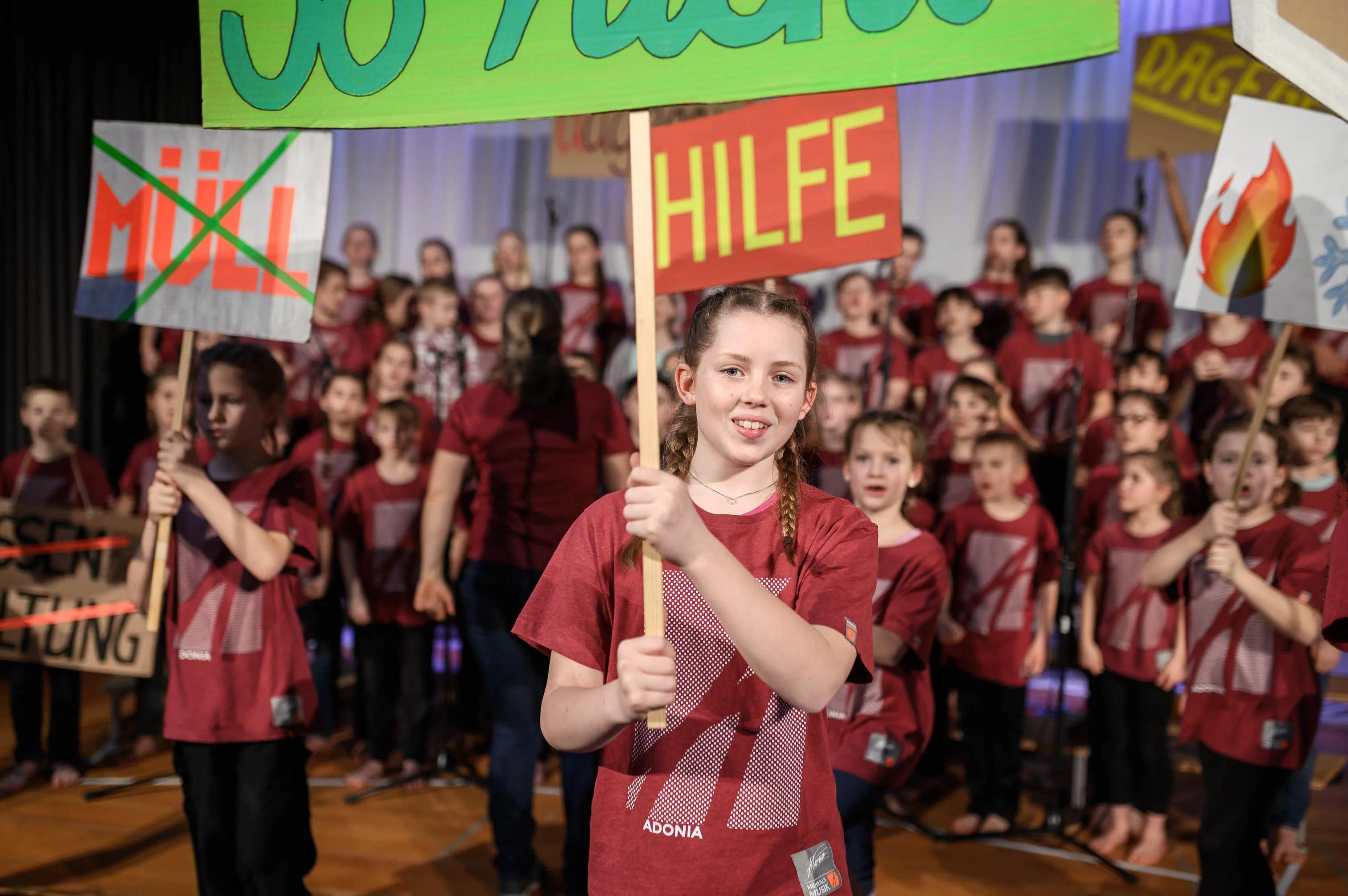 25819648_Adonia_2024_LQ