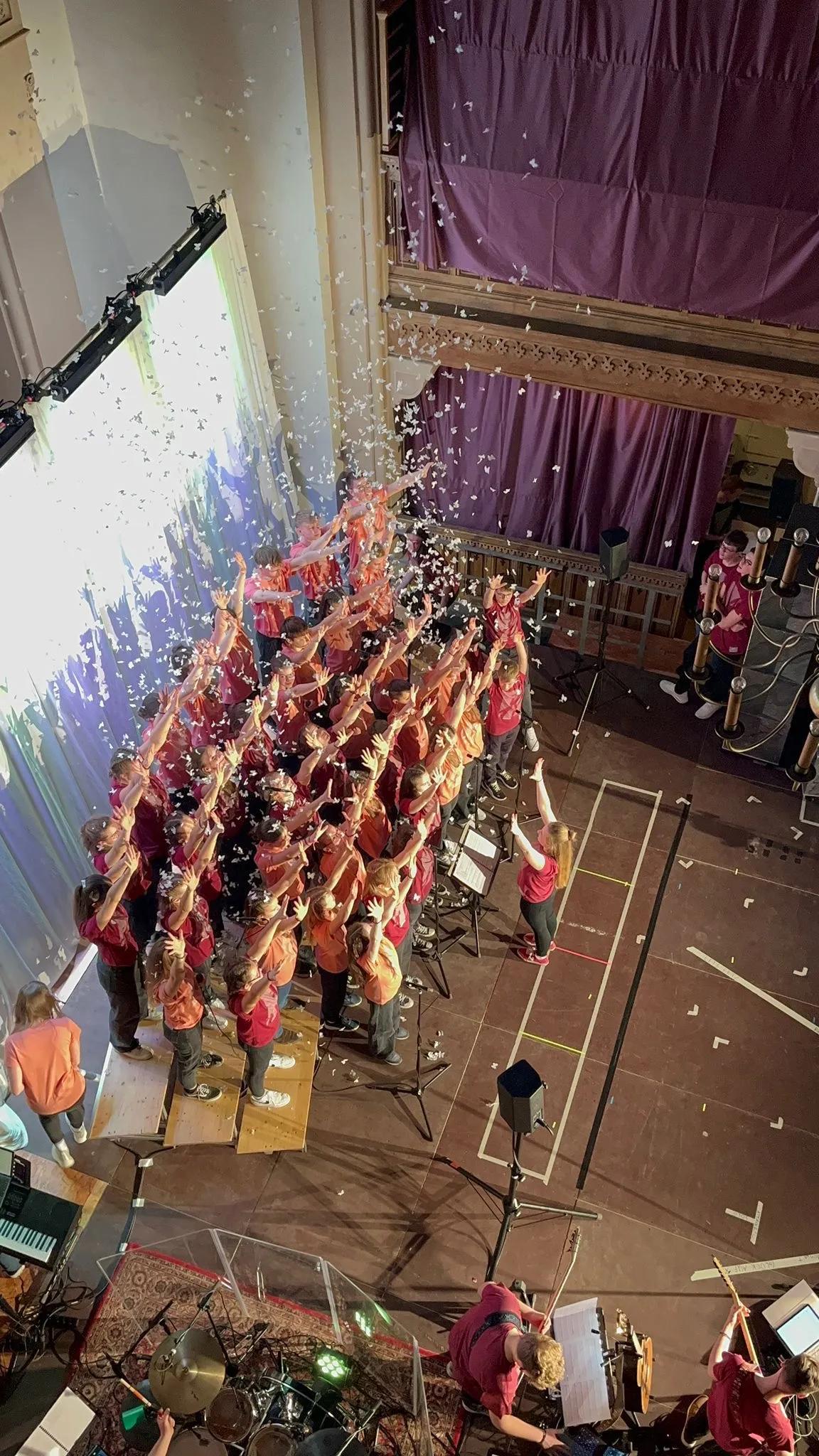 74939128-4713-445b-bd6f-ce39c06b38c4