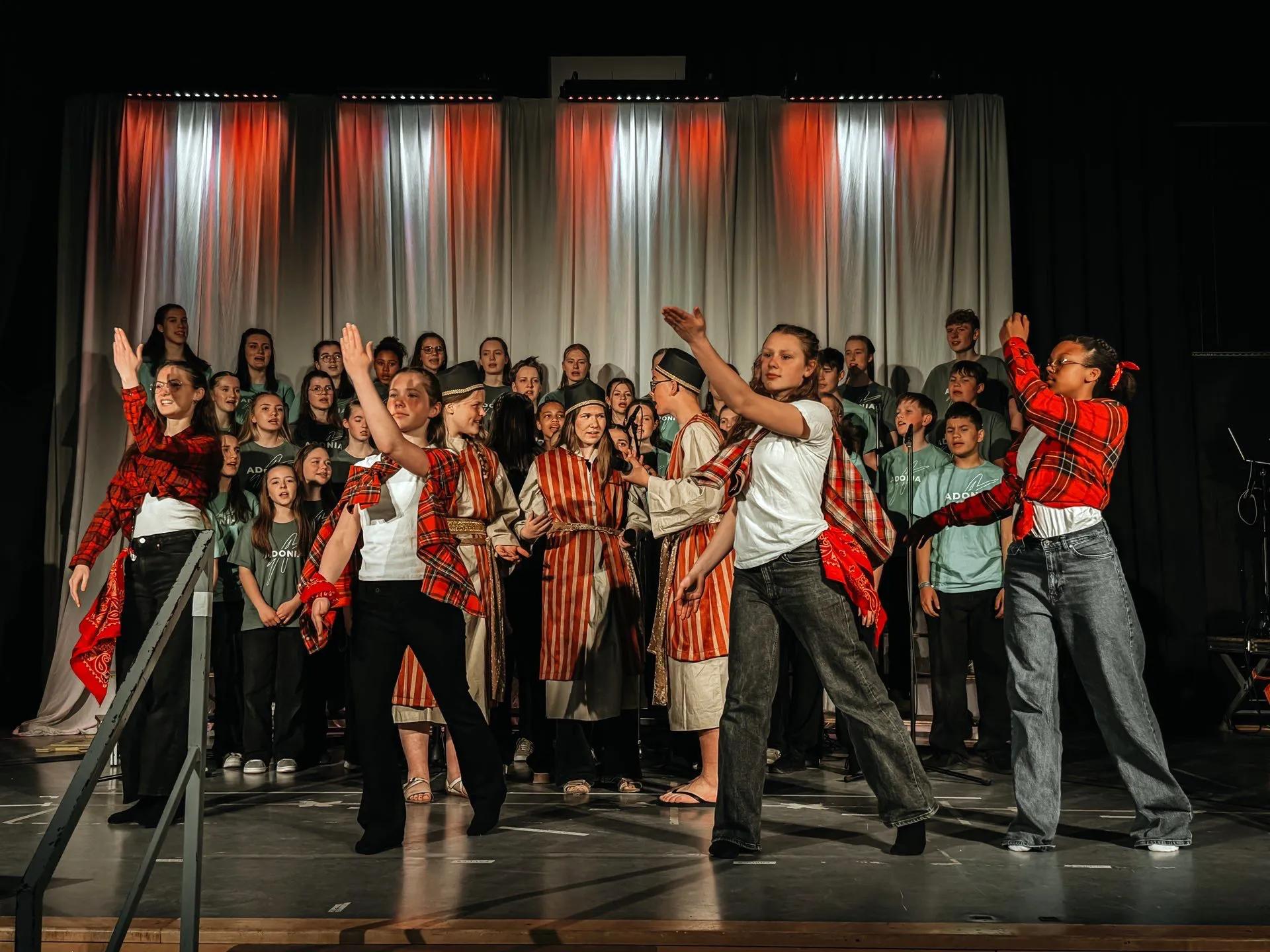 T03_9c1af30b37403037a5cb9219a996fb1b9f9dd789134008ad197bc939ce8210a1