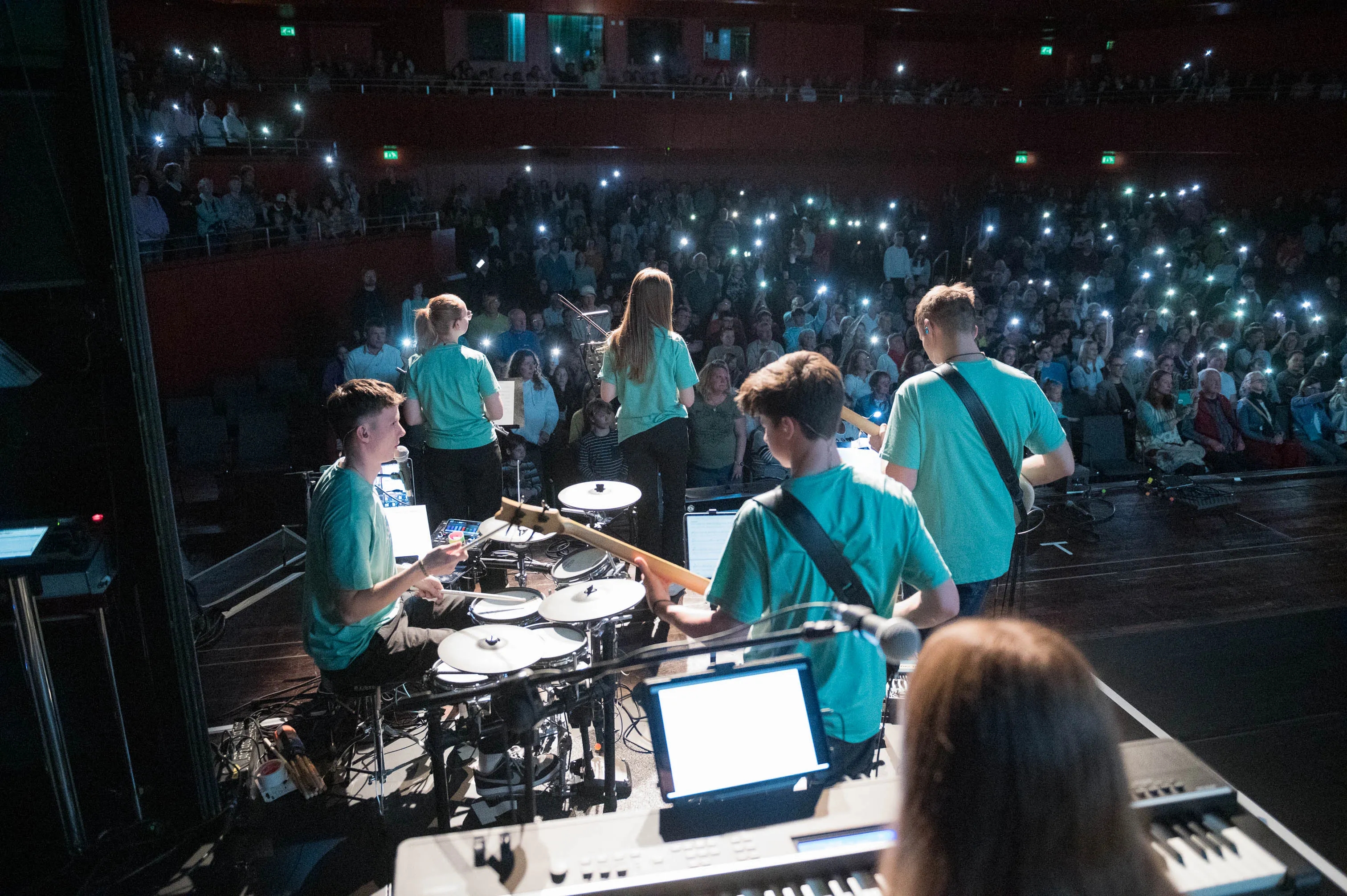 20250423_0102_Adonia_LQ