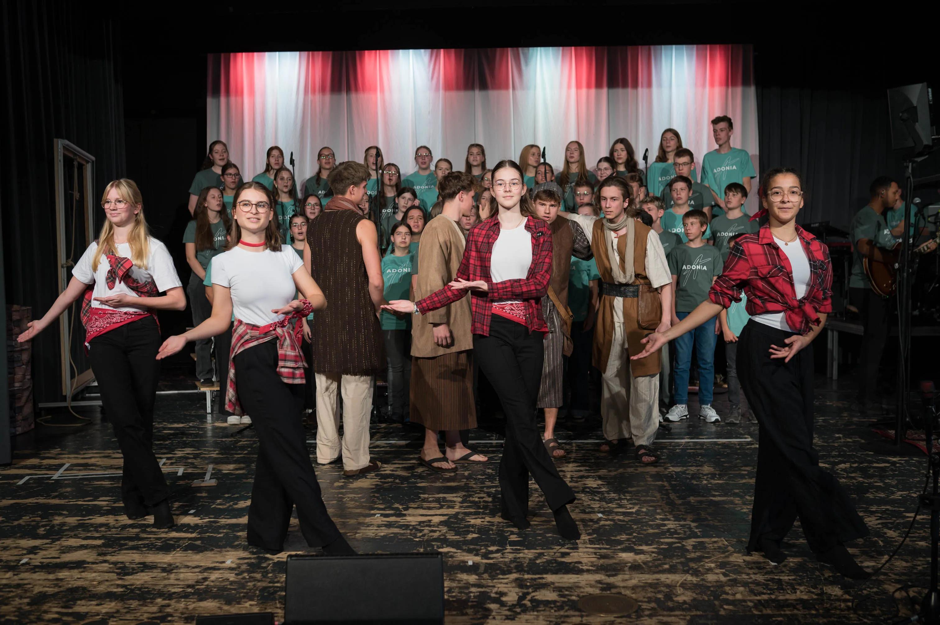 20251029_3049_Adonia_LQ