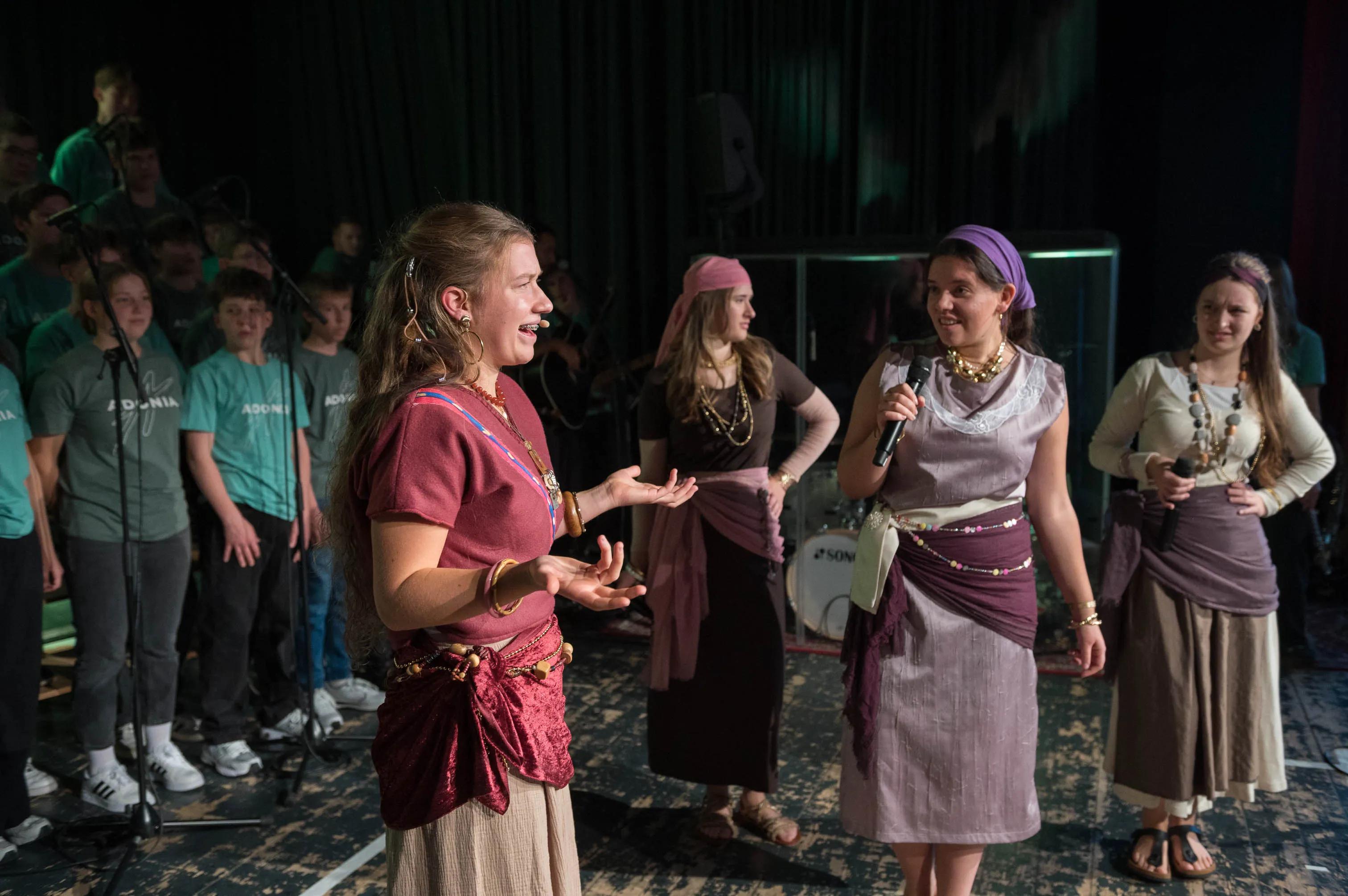 20251029_3702_Adonia_LQ