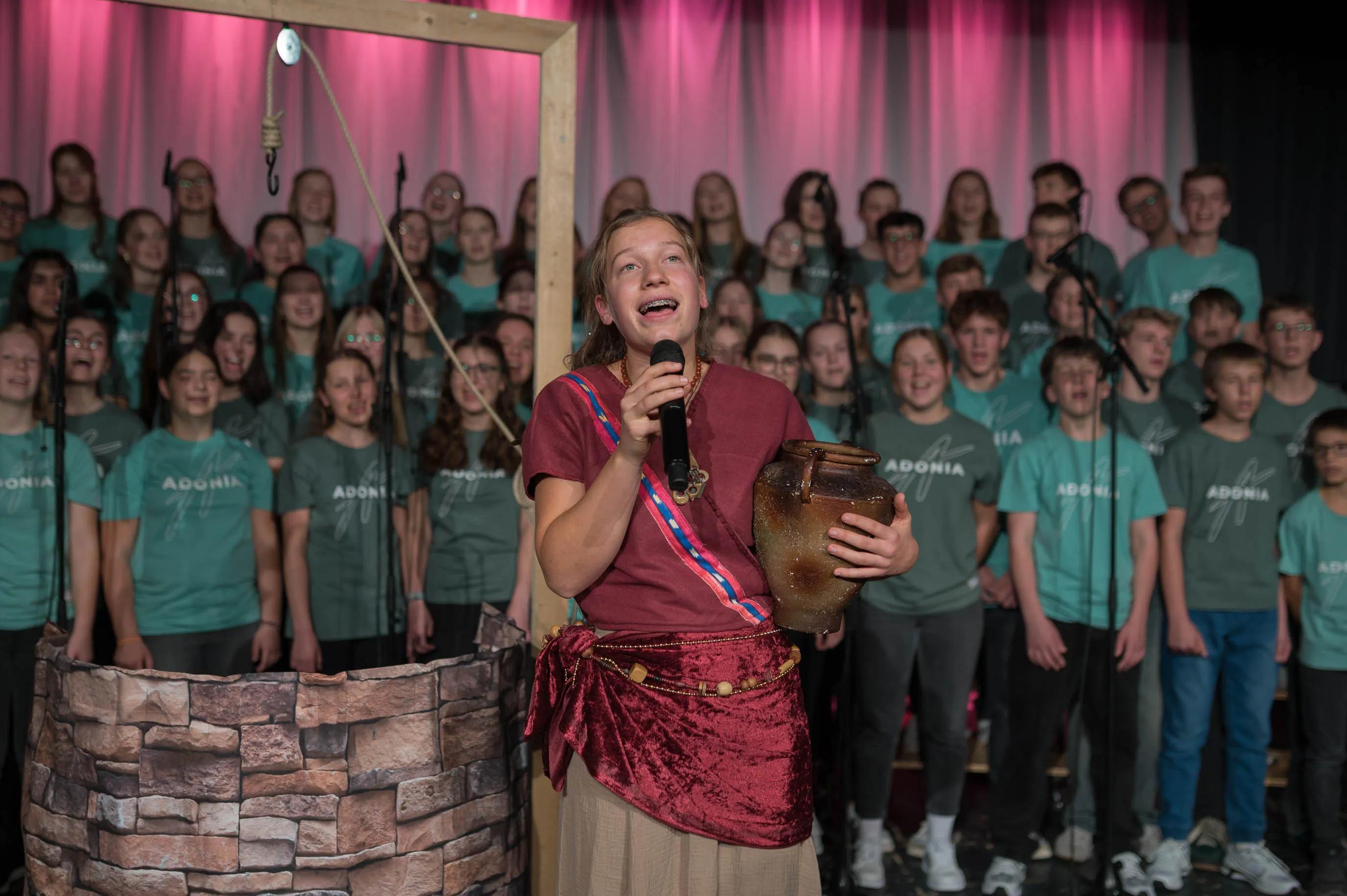 20251029_4224_Adonia_LQ