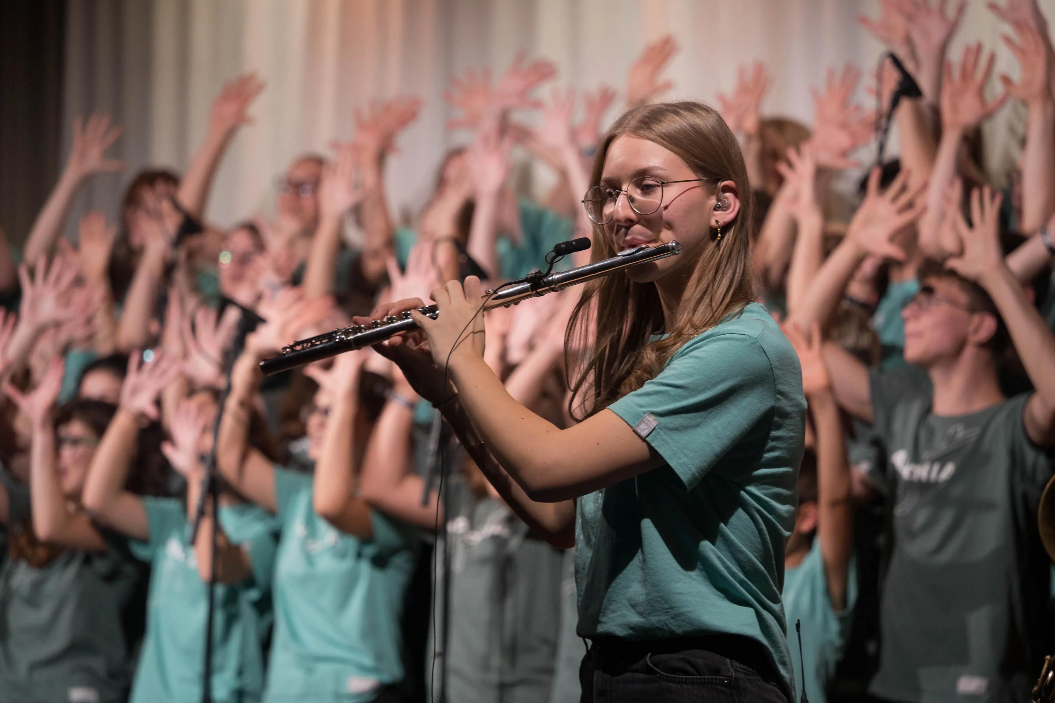 20251030_00715_Adonia_LQ