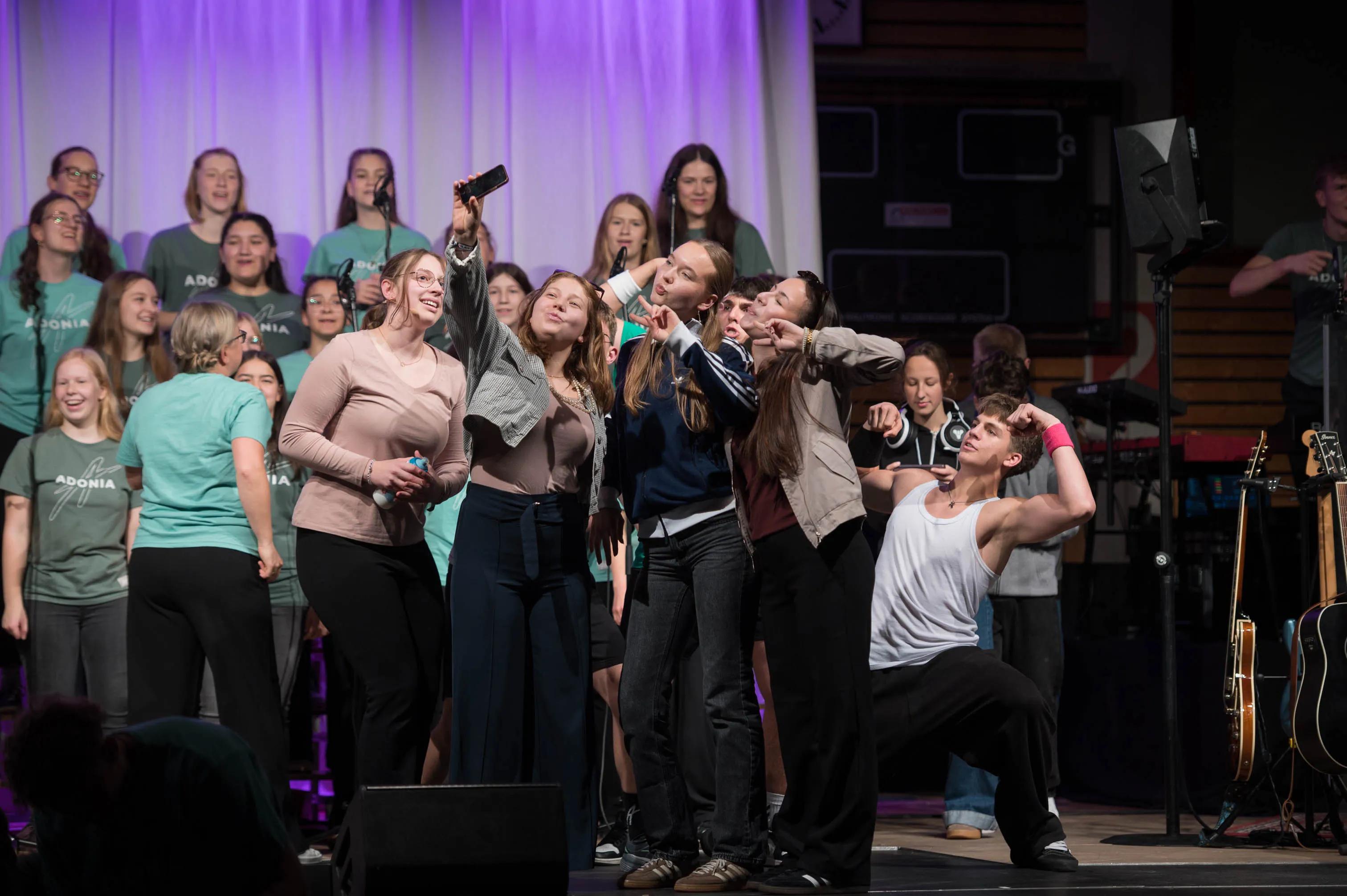 20251101_5810_Adonia_LQ