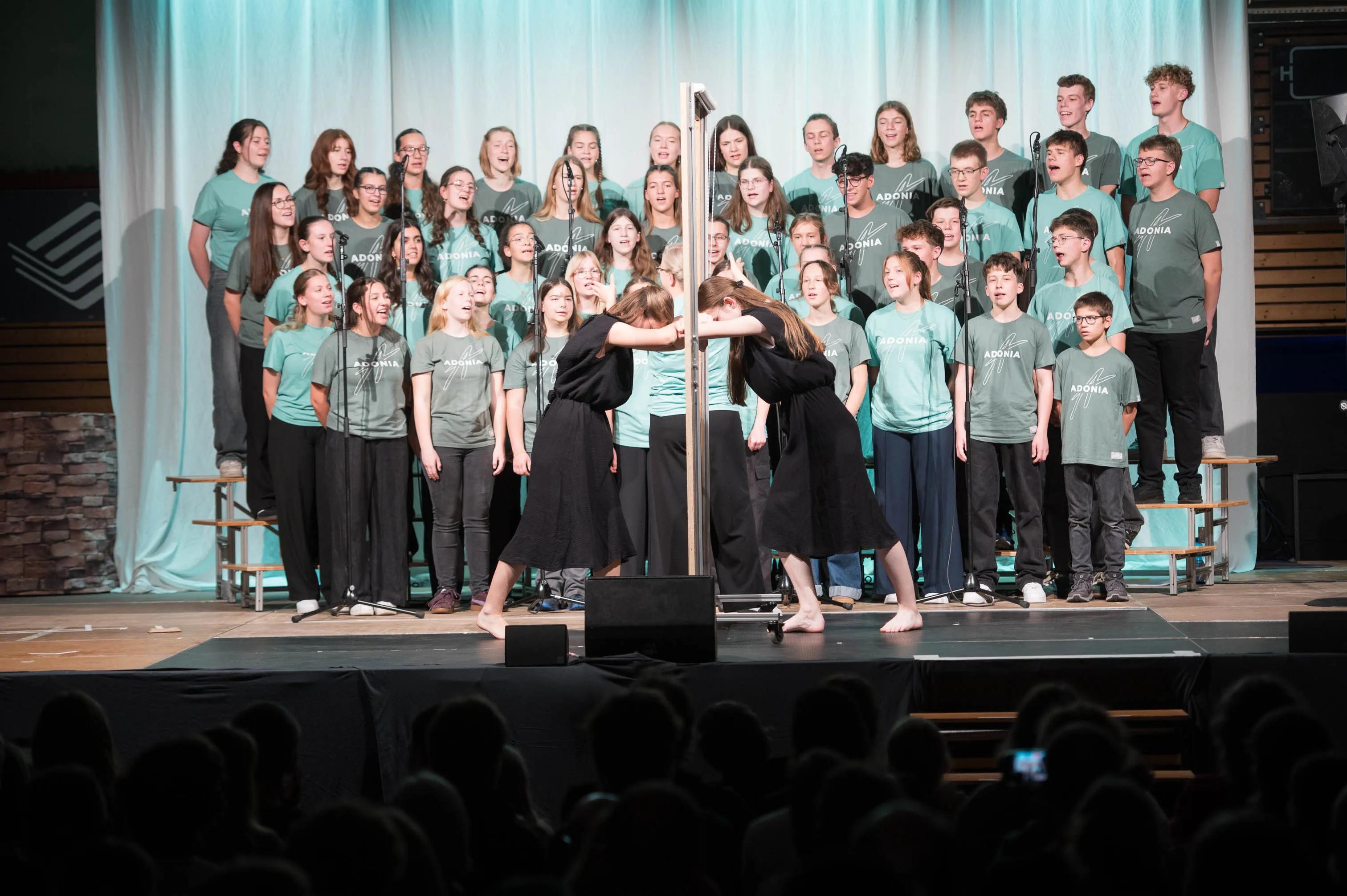 20251101_6045_Adonia_LQ