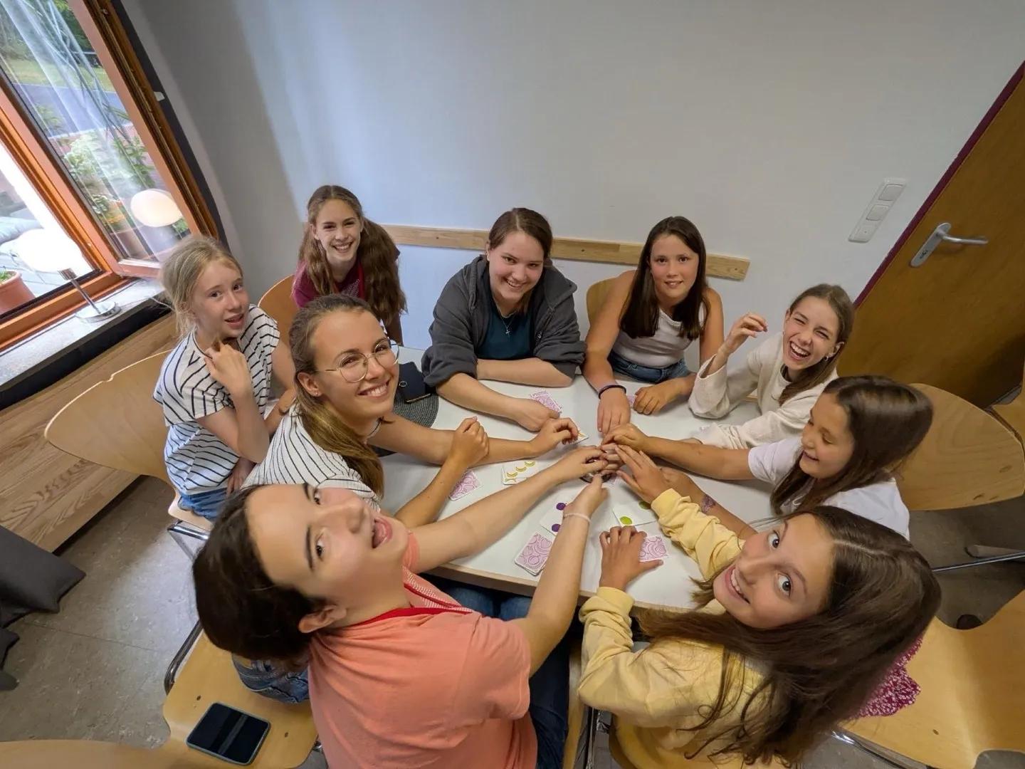 J20_9a9ce295397b4d69f8e5b07fd4c7e03d575212421e071428cddc2f666670487c