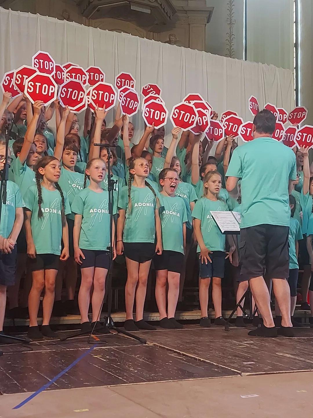 J21_b25bffb0a875f2ce560f65e2f2130475fe2db41c7670323f8e0907a40954bc83